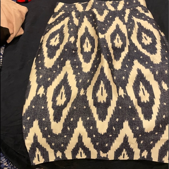 Size 14 Banana Republic midi Ikat print skirt.